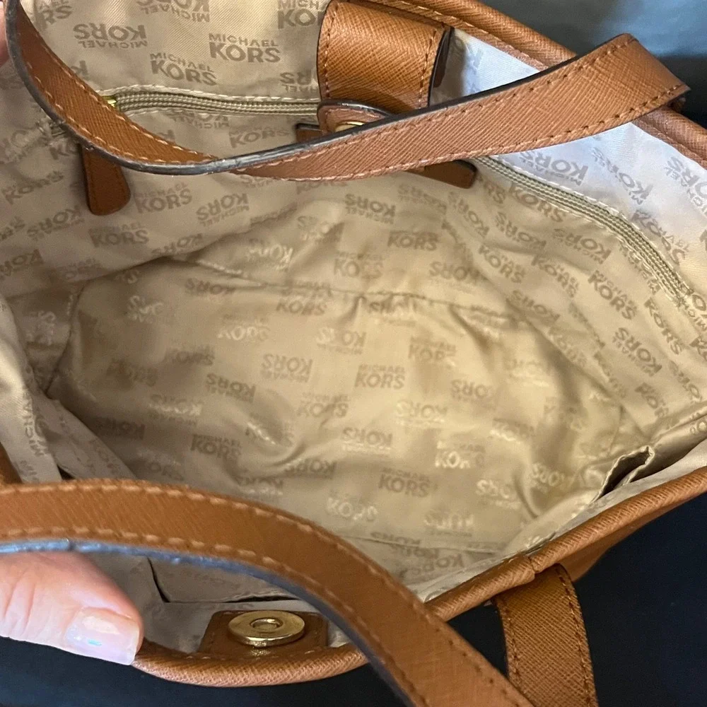 Michael Kors Tan Saffiano‎ Leather Small Tote Bag Gold MK Logo Logo Lining